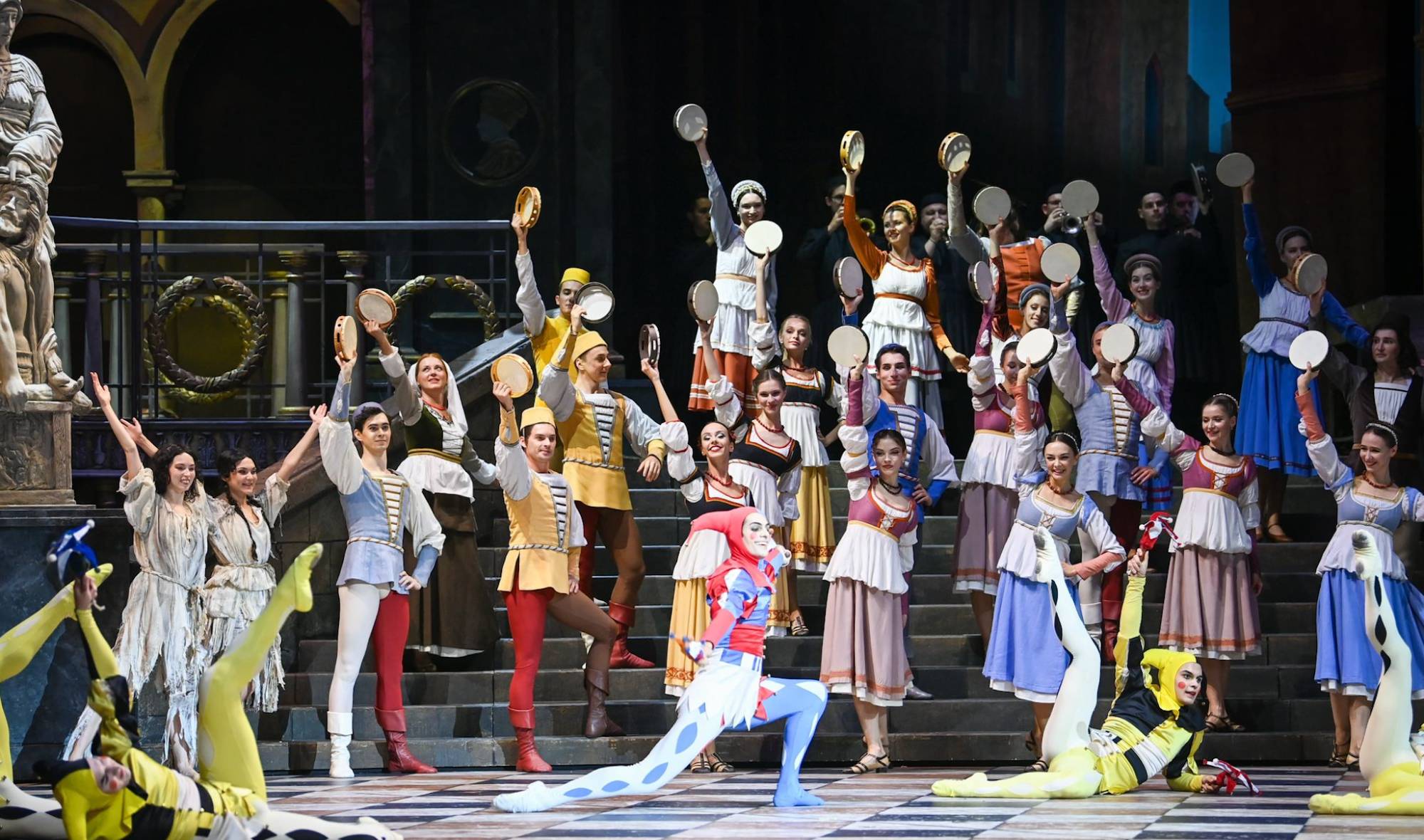 dunyaca unlu bolsoy bale ve orkestrasi istanbulda romeo ve julieti sahneledi qNgN3PgE