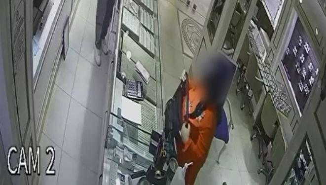 Komşusunun evinden çaldı: Kuyumcuda sattı