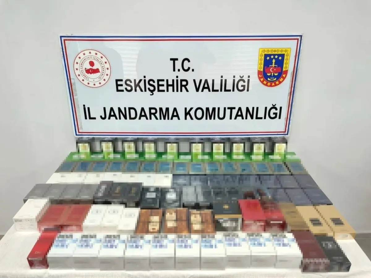 eskisehirde 550 bin tl degerinde kacak parfum ele gecirildi OqQZCMUK