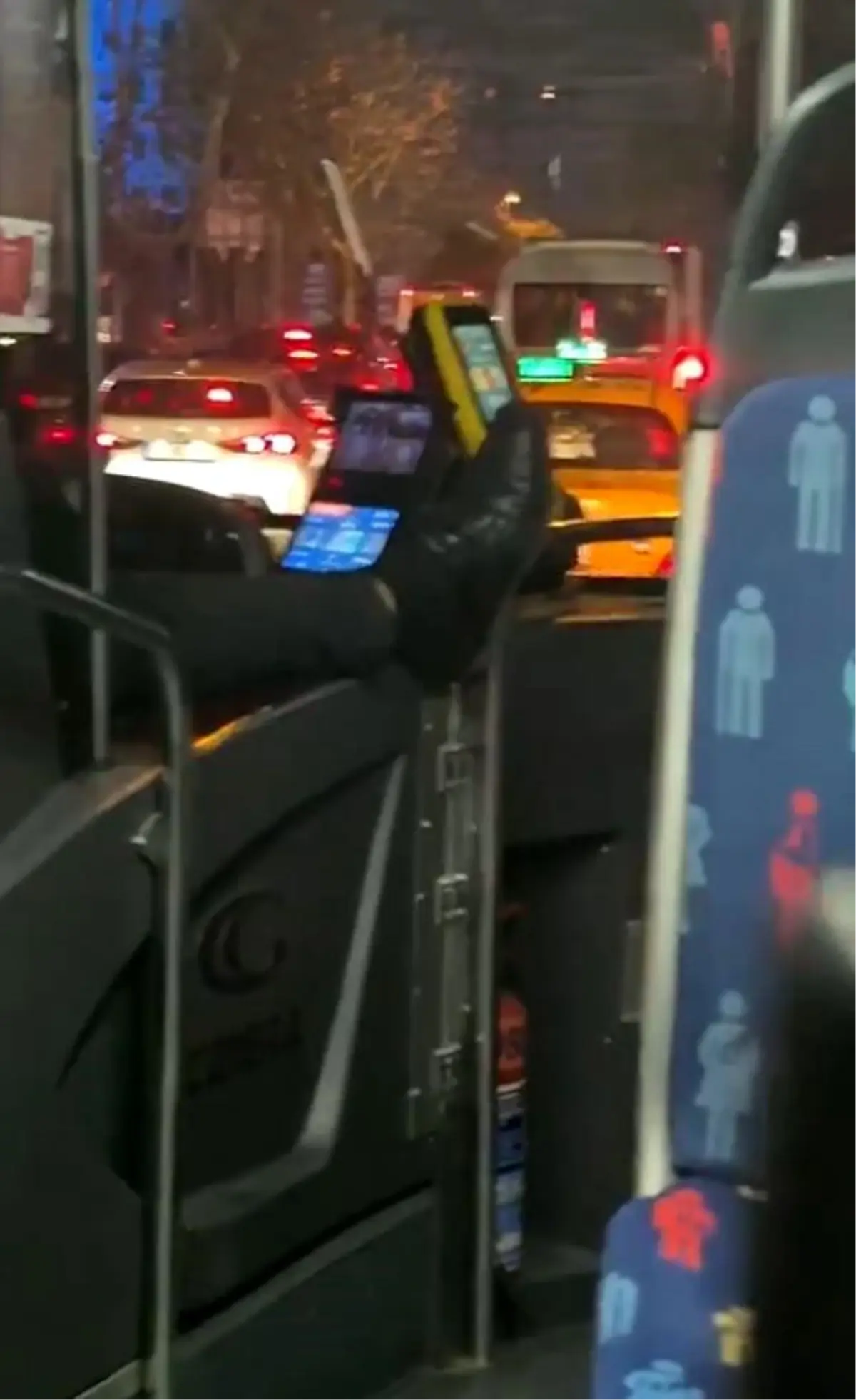 iett soforu isten cikarildi hPSkStu9.jpg