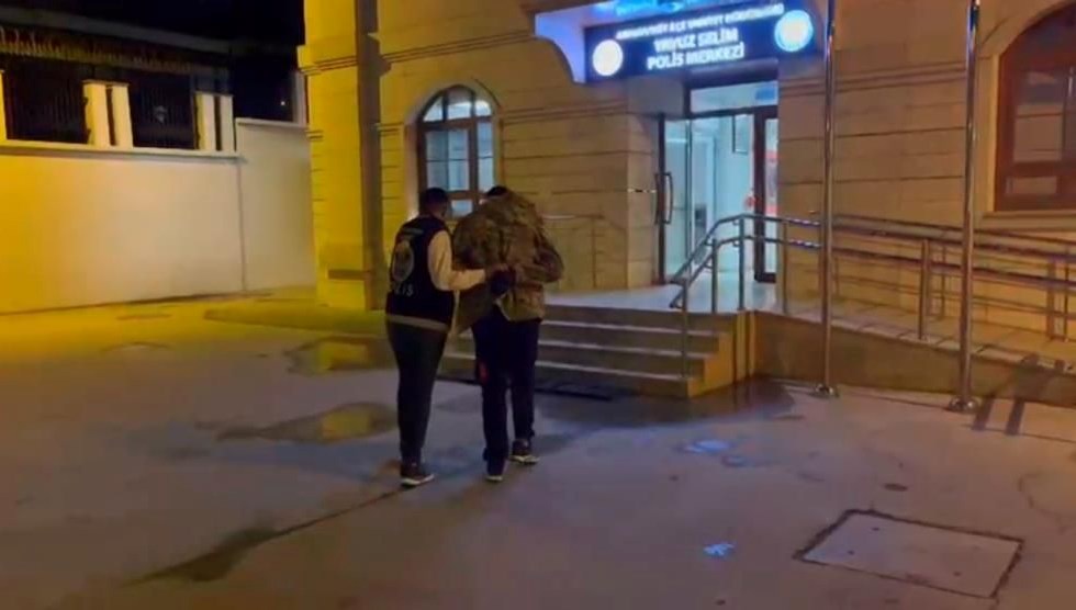 İstanbul’da genç kıza durakta taciz: Şüpheli yakalandı