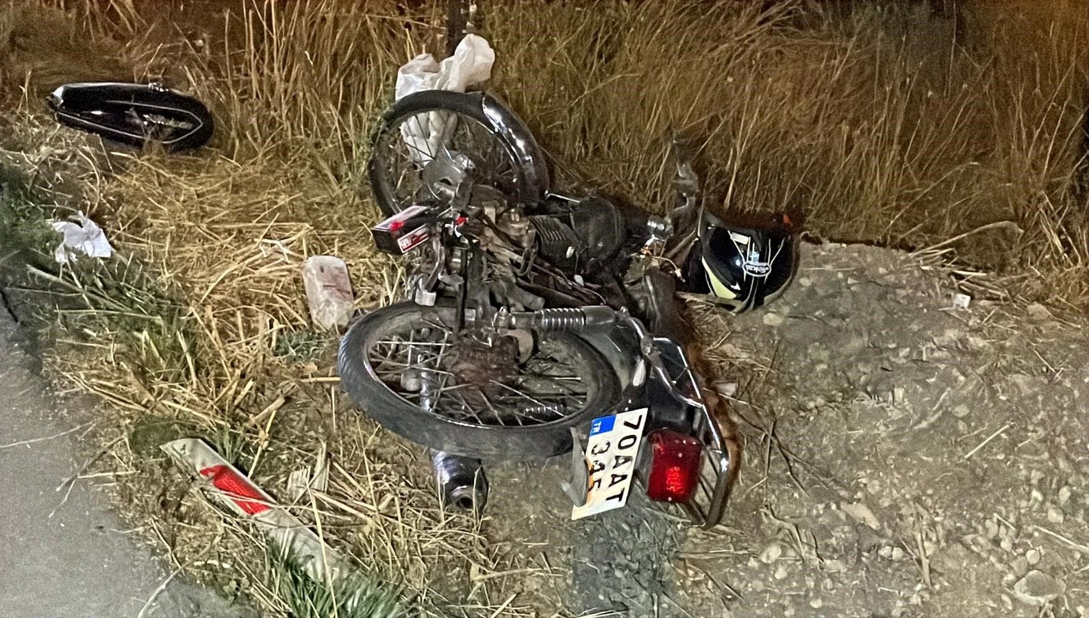 Metrelerce sürüklenip şarampole devrildi metrelerce suruklenip sarampole devrildi Xw17LGHK.jpg