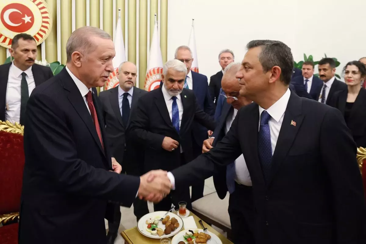 ozelin aciklamalarina ak parti cephesinden ardi ardina tepkiler Y7NquMLg.jpg