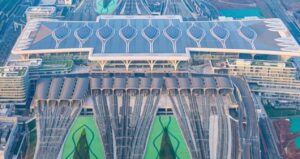 dunyanin-en-buyuk-tren-istasyonunun-insaati-tamamlandi-170-futbol-sahasi-buyuklugunde-CeOdZ8hj