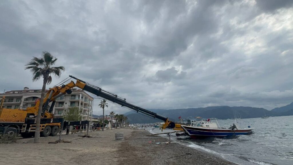 muglada-korkunc-kaza-vincin-kopan-parcasinin-altinda-kaldi-WOHDTfXl