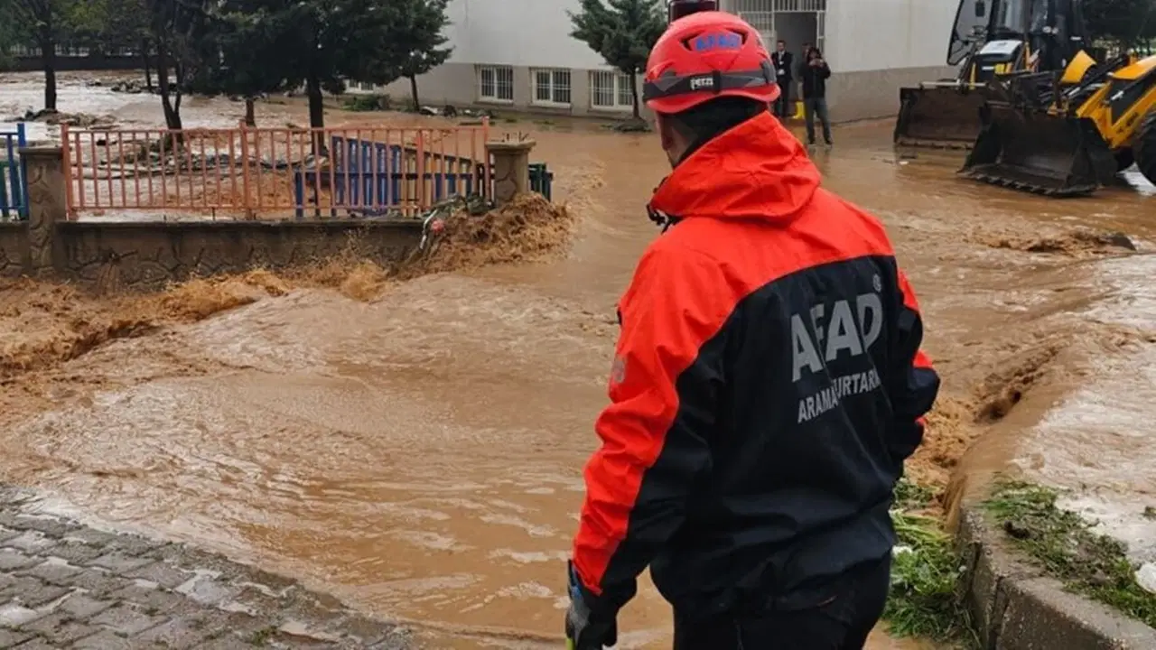 afaddan-olumsuz-hava-kosullarina-iliskin-aciklama-2-olu-33-yarali-kCaPjkcE