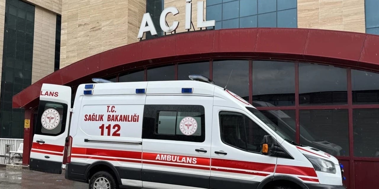 cop-kamyonu-ile-ticari-arac-carpisti-3-yarali-RhHpkEjW