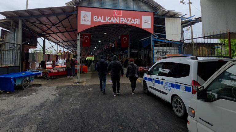 edirnedeki-ulus-pazari-balkan-pazari-adiyla-yeniden-acildi-kXXmMmZB