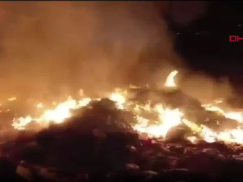 Burdurda sehir coplugunde yangin panigi lfiXJNcd